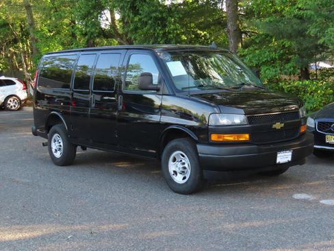 Used 2020 Chevrolet Express 2500 w/ Driver Convenience Package RWD image 8
