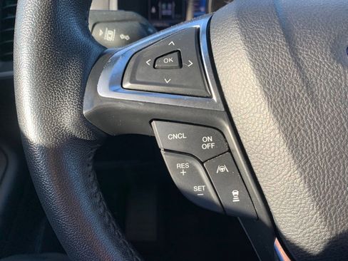 Certified 2022 Ford Edge SEL image 7