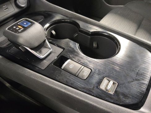 Used 2022 Nissan Rogue SV image 26