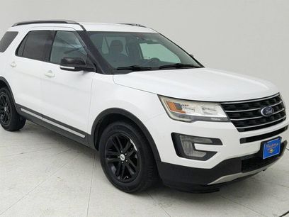 Used 2017 Ford Explorer XLT