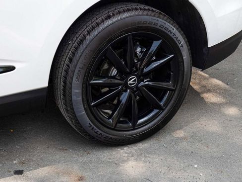 Used 2025 Acura RDX SH-AWD image 8