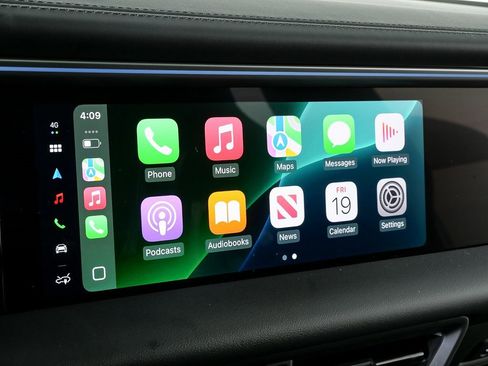 New 2025 Porsche Macan 4S Electric image 16