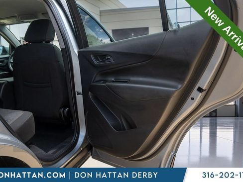 Used 2024 Chevrolet Equinox LT FWD image 23
