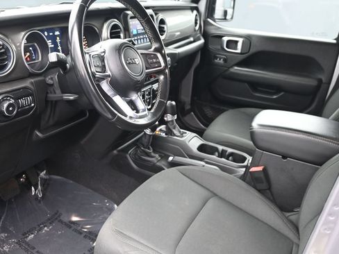 Used 2020 Jeep Wrangler Unlimited Sahara AWD/4WD image 18