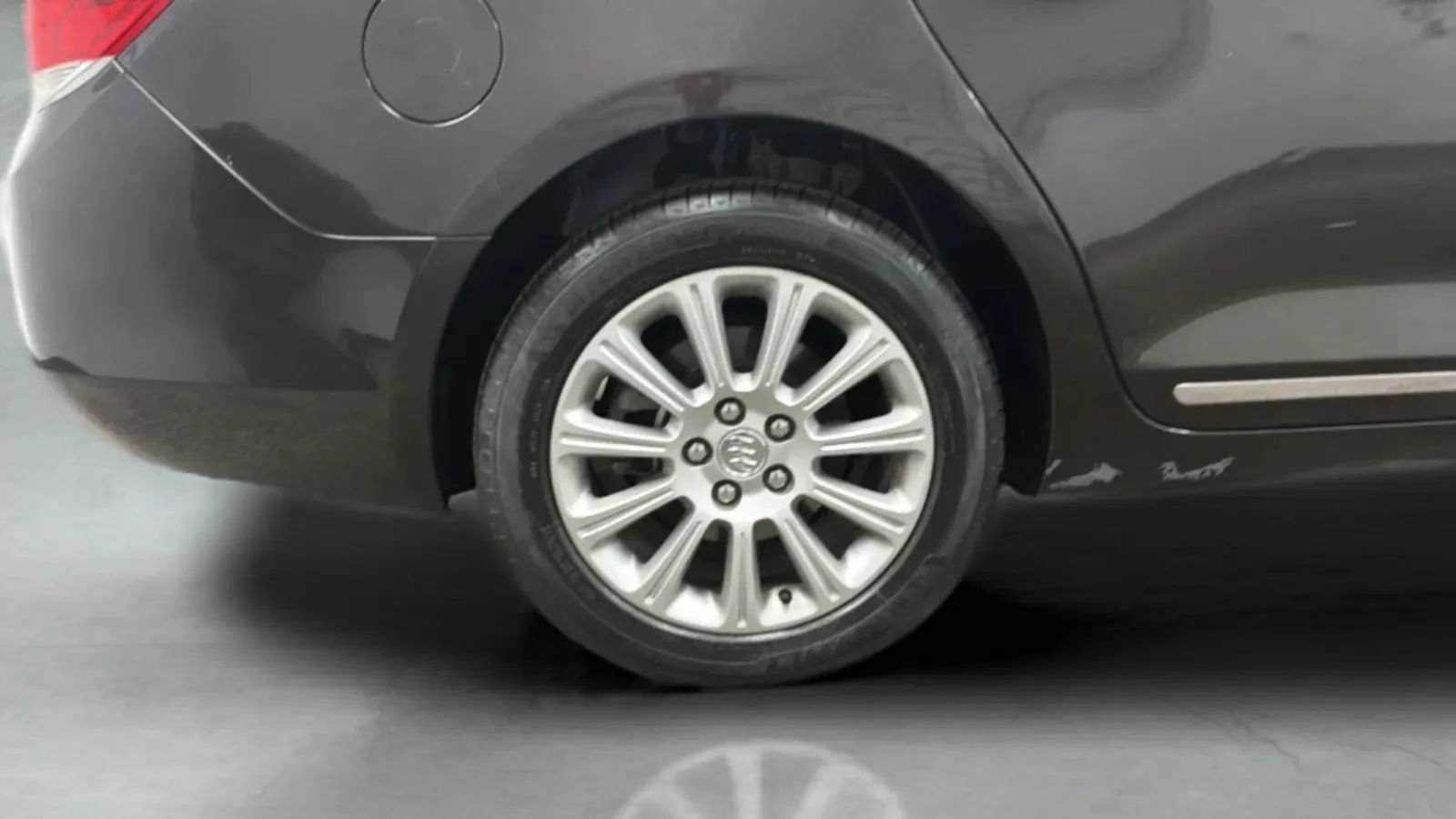 Used 2013 Buick LaCrosse Leather FWD image 23