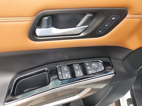 Certified 2024 Nissan Pathfinder Platinum FWD image 33