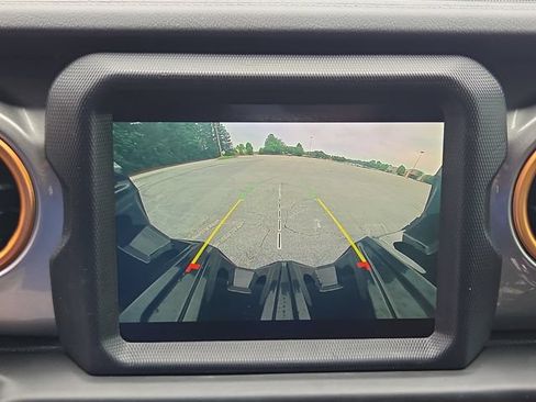 Used 2020 Jeep Wrangler Unlimited Sahara AWD/4WD image 22
