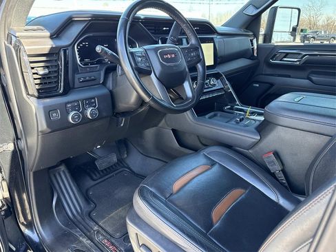 Used 2024 GMC Sierra 2500 AT4 w/ AT4 Premium Plus Package image 9