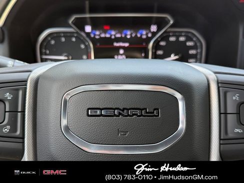 Used 2021 GMC Yukon Denali AWD/4WD image 30