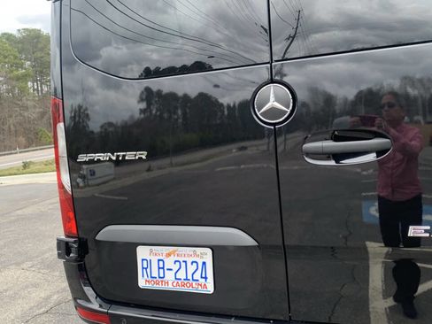 Used 2024 Mercedes-Benz Sprinter 3500 image 11