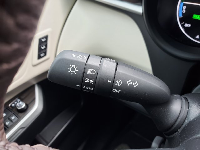 Used 2024 Toyota Sienna Platinum FWD image 24