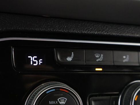 Used 2022 Volkswagen Atlas Cross Sport SE FWD image 49