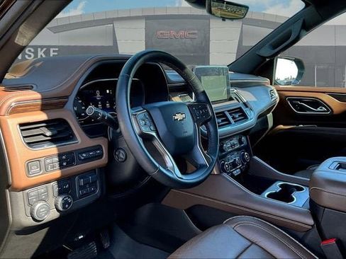 Certified 2023 Chevrolet Suburban High Country AWD/4WD image 13