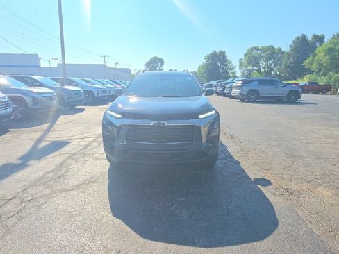 New 2026 Chevrolet Equinox ACTIV w/ Convenience Package III FWD image 2