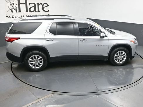 Used 2020 Chevrolet Traverse LT image 40