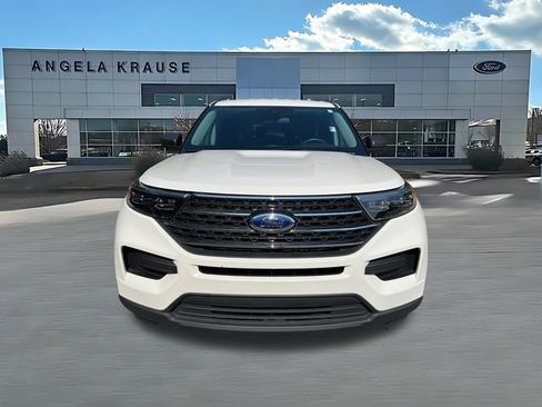 Used 2023 Ford Explorer XLT RWD image 3