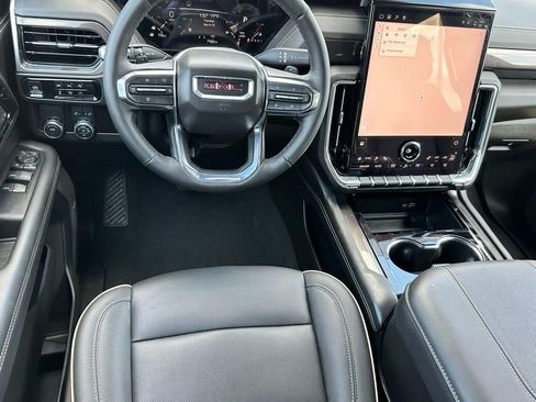 Used 2025 GMC Yukon Elevation image 8