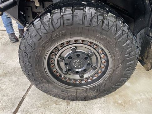 Used 2015 Jeep Wrangler Unlimited Rubicon w/ Connectivity Group image 10