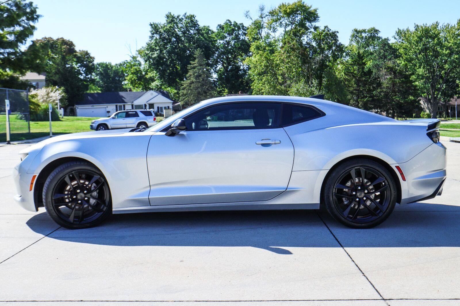 Used 2019 Chevrolet Camaro LT w/ 1LE Track Performance Package RWD image 4