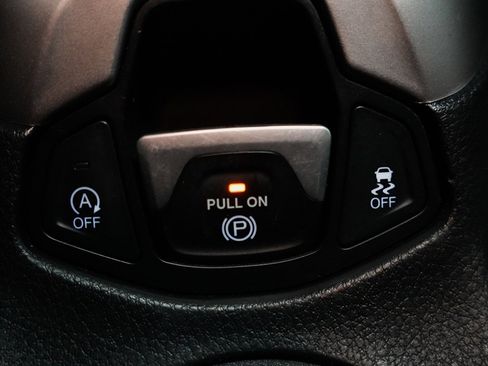 Used 2020 Jeep Compass Latitude FWD image 17