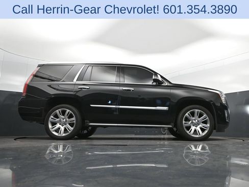 Used 2019 Cadillac Escalade Premium Luxury AWD/4WD image 44