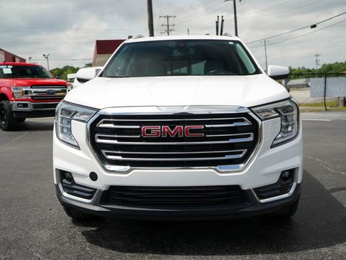 Used 2024 GMC Terrain SLT FWD image 15