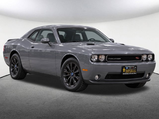 Used 2011 Dodge Challenger R/T RWD image 2