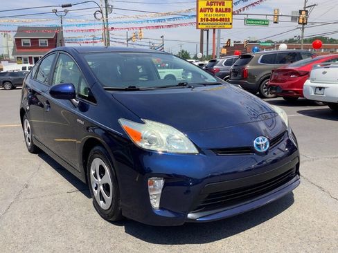 Used 2014 Toyota Prius Three w/ Solar Roof Package FWD image 1