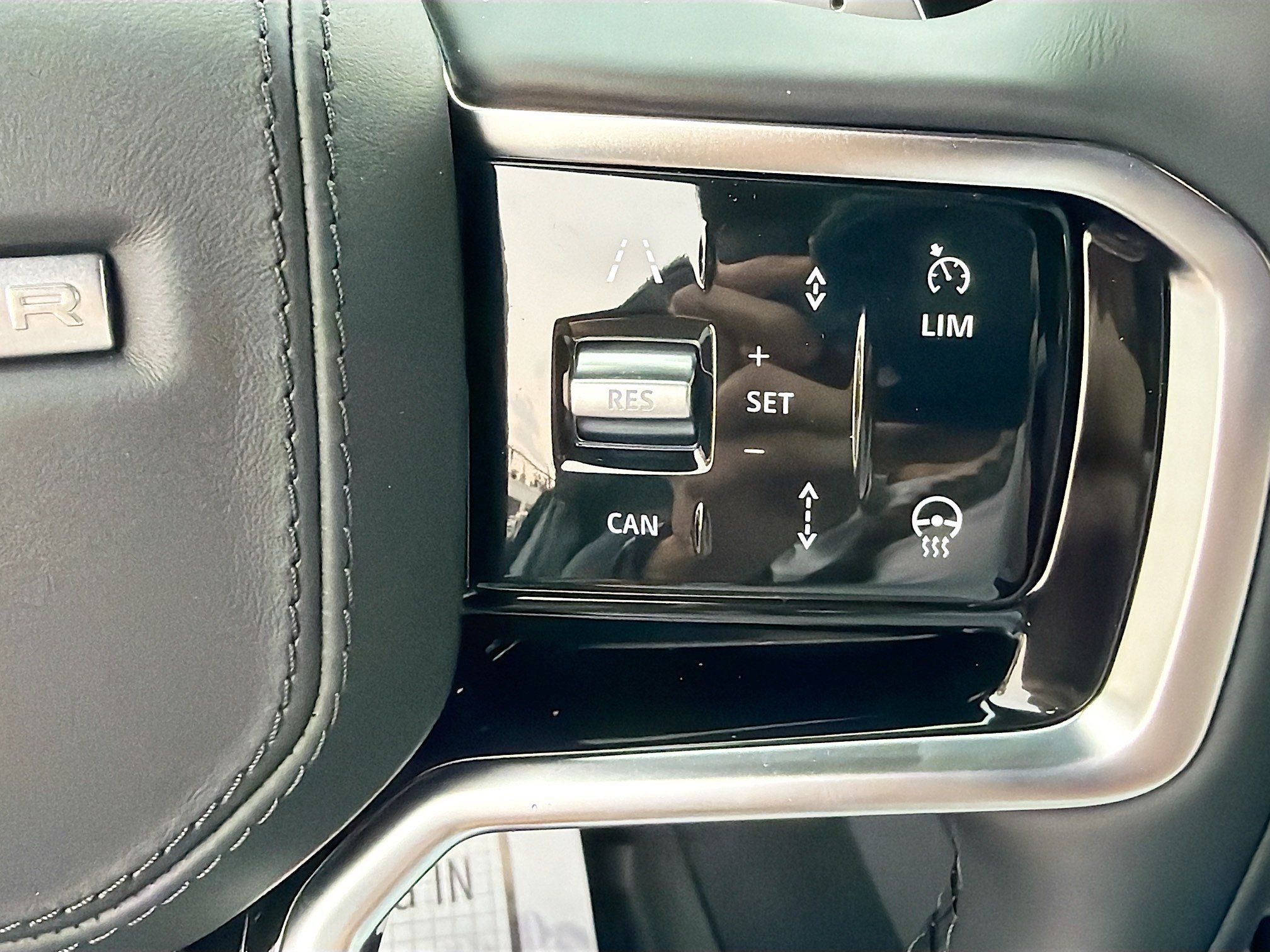 New 2026 Land Rover Range Rover Sport SE AWD/4WD image 39
