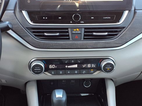 Used 2024 Nissan Altima 2.5 SL image 15