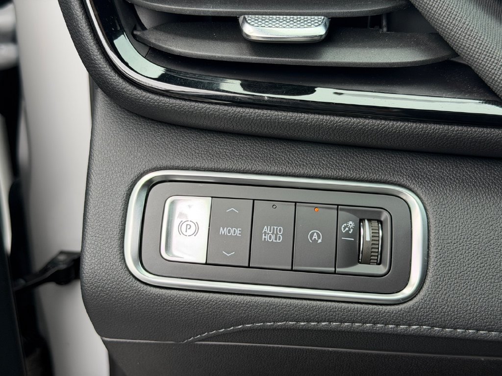Used 2025 Buick Enclave Preferred w/ Power Package FWD image 34
