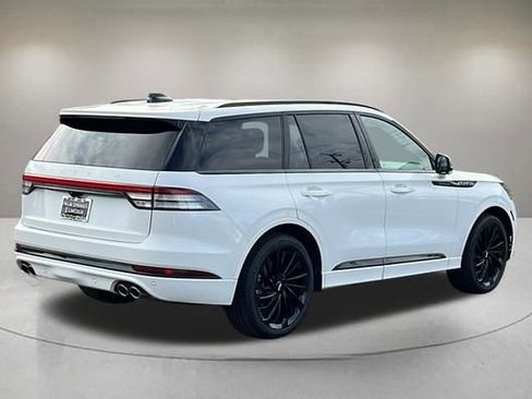 New 2026 Lincoln Aviator Reserve w/ Luxury Package image 4