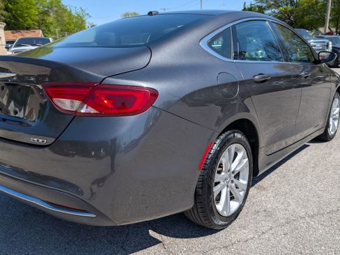Used 2015 Chrysler 200 Limited w/ Convenience Group image 5