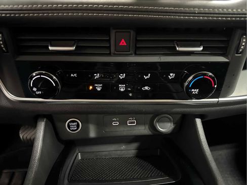 Used 2023 Nissan Rogue S image 19