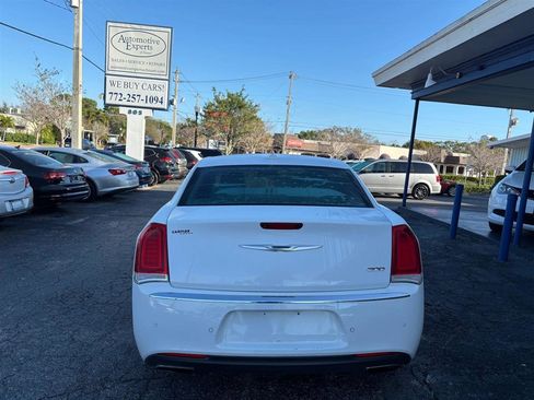 Used 2015 Chrysler 300 Limited w/ 300 Premium Group image 4