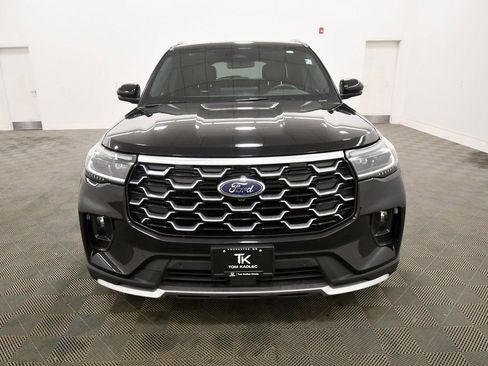Used 2025 Ford Explorer Platinum w/ LUX Leather Package image 11