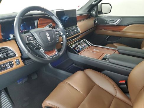 Certified 2024 Lincoln Navigator Reserve w/ Monochromatic Package AWD/4WD image 18
