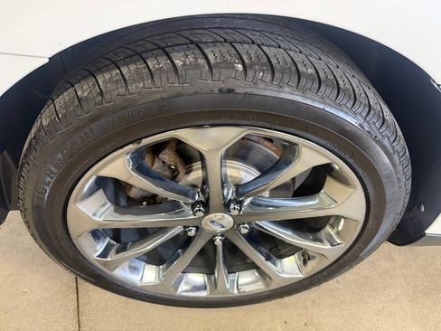Used 2013 Ford Taurus Limited FWD image 15