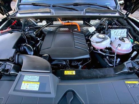 Used 2021 Audi Q5 e Premium Plus w/ Premium Plus Package image 10