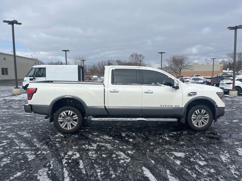 Used 2024 Nissan Titan Platinum Reserve w/ Moonroof Package image 5