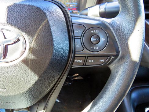 Used 2020 Toyota Corolla LE w/ LE Premium Package image 25