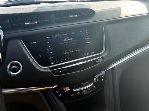 Used 2023 Cadillac XT5 Premium Luxury image 9