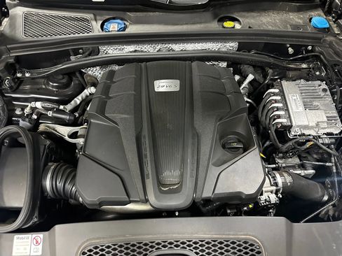 Used 2023 Porsche Macan S w/ Premium Package Plus image 28