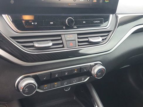 Used 2023 Nissan Altima 2.5 SR w/ SR Premium Package image 25