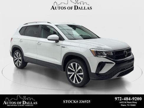 Used 2023 Volkswagen Taos SE FWD image 1
