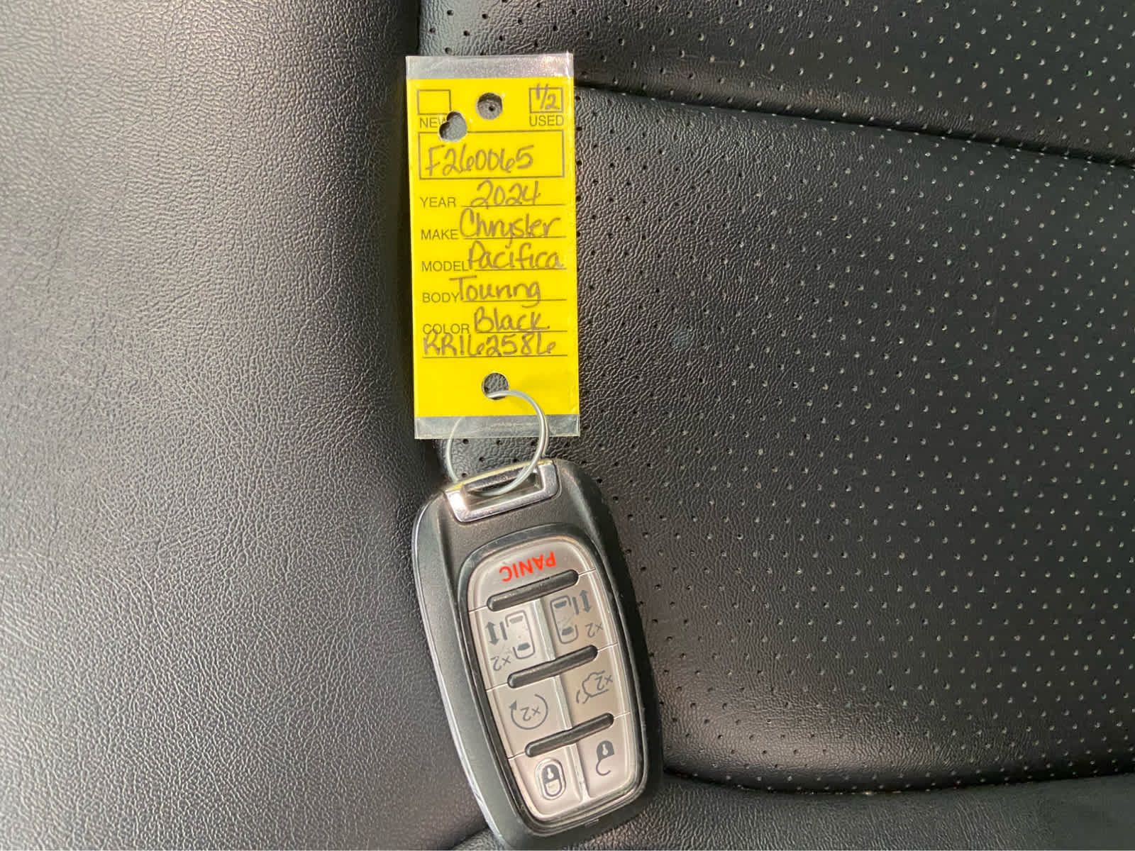 Used 2024 Chrysler Pacifica Touring-L FWD image 42