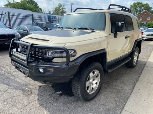 Used 2010 Toyota FJ Cruiser 4WD image 6