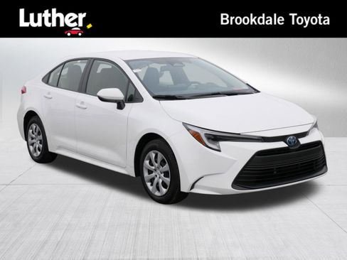 Certified 2025 Toyota Corolla LE w/ Convenience Package image 1