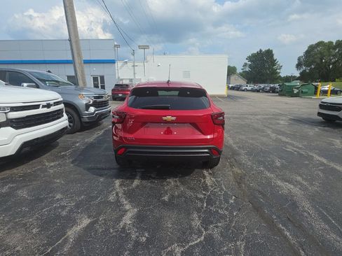 New 2026 Chevrolet Trax LS w/ LS Convenience Package FWD image 6