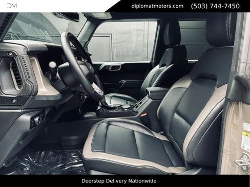 Used 2025 Ford Bronco Outer Banks AWD/4WD image 18